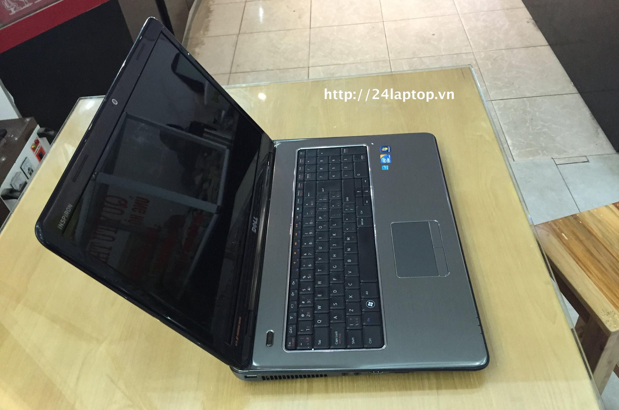 Laptop Dell Inspiron N7010_2.jpg